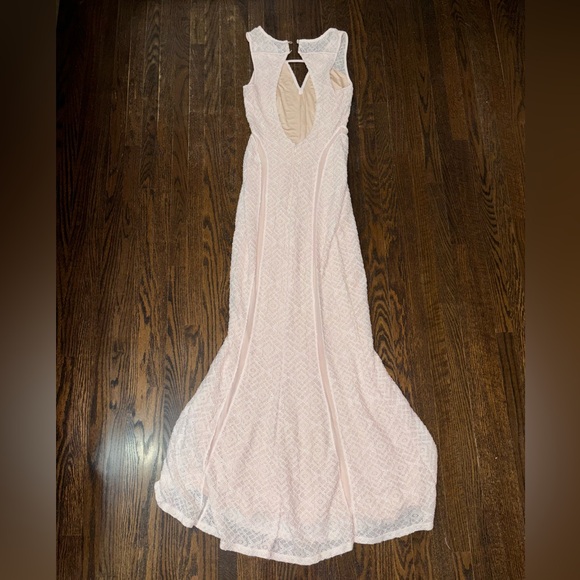 Long maxi bodycon beige cream dress Guess formal - Picture 5 of 10